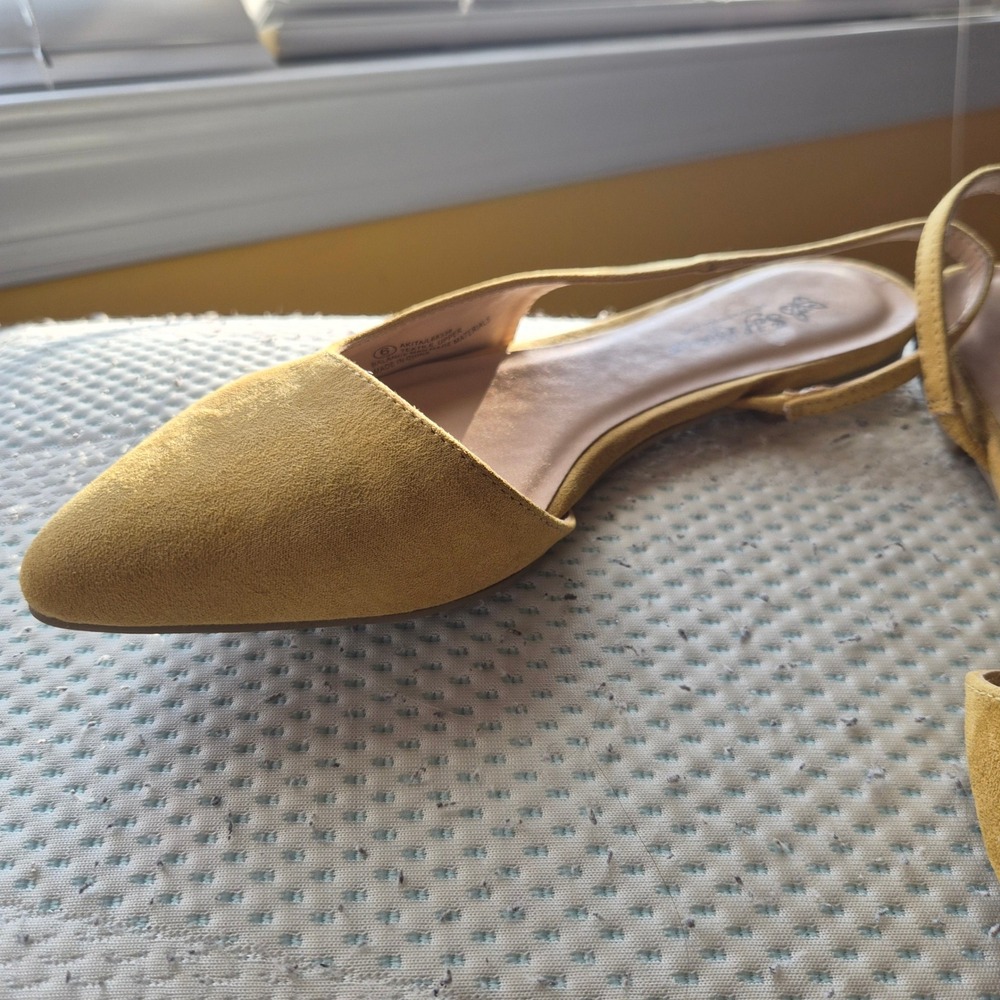 Self Esteem Akita Mustard Yellow Faux Suede Pointed Toe Slingback Flats Womens 6 - Picture 2 of 10